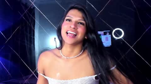 Kimberlyn online show from December 3, 2025, 1:42 pm