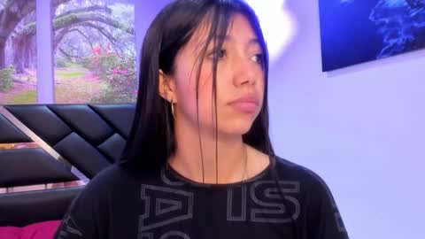 Kimberly Villalobos online show from November 14, 2025, 12:59 pm