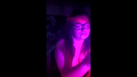 TeeTeeAllDay online show from April 14, 2026, 1:17 pm