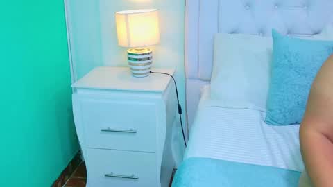 KimBrooks online show from October 3, 2025, 11:07 am