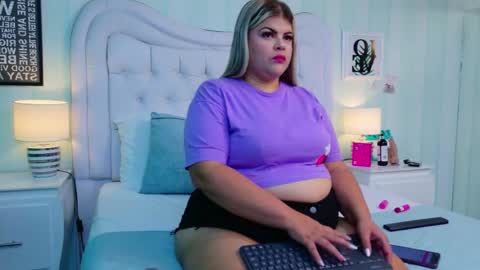 KimBrooks online show from December 19, 2025, 11:06 am