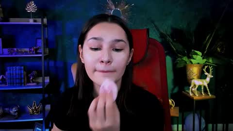 kimclarks online show from November 18, 2025, 8:41 am