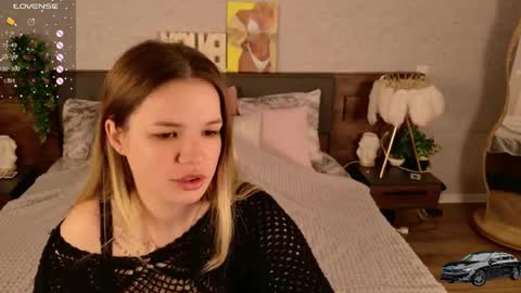 KimEvanss online show from May 3, 2026, 5:24 am