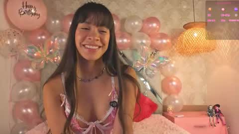 Snapshot of kimhilton_ chatting on October 28, 2025, 5:11 am kimhilton online show from October 28, 2025, 5:11 am