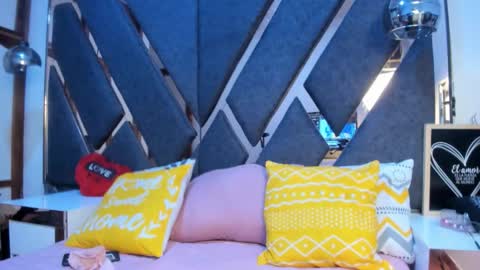 Snapshot of kimianal chatting on February 18, 2026, 2:24 pm Kimy online show from February 18, 2026, 2:24 pm