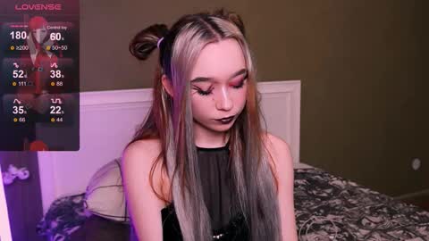 Kimiko online show from November 25, 2025, 5:46 pm