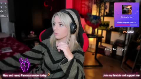 Snapshot of kimilee22 chatting on December 18, 2024, 11:40 pm Wolfs Girl online show from December 18, 2024, 11:40 pm