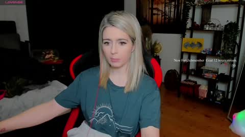 Wolfs Girl online show from March 4, 2026, 6:47 pm