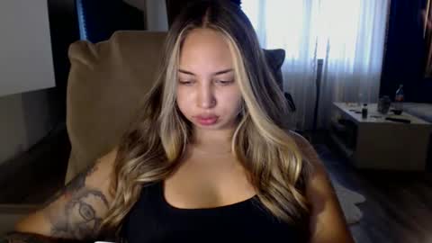 Snapshot of kimlee4 chatting on October 14, 2025, 11:22 am Kim Lee online show from October 14, 2025, 11:22 am