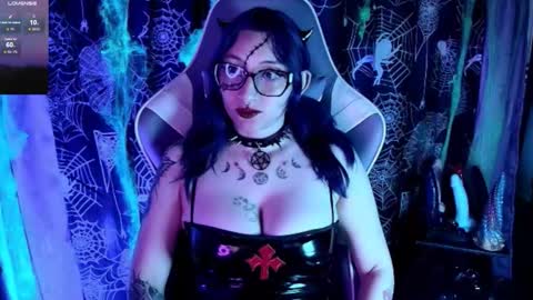 Snapshot of kimlennox_ chatting on October 24, 2025, 1:51 pm online show from October 24, 2025, 1:51 pm