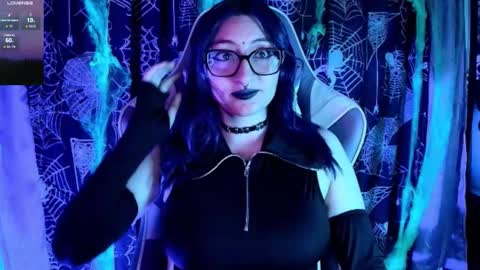 Snapshot of kimlennox_ chatting on October 28, 2025, 1:47 pm online show from October 28, 2025, 1:47 pm