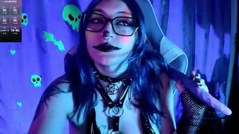   online show from November 27, 2025, 2:19 pm