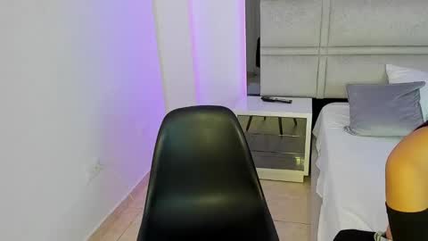 kim luna online show from September 29, 2025, 12:21 pm