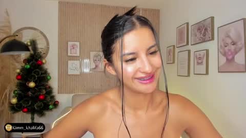 Snapshot of kimm_khalifa chatting on December 20, 2024, 3:03 am Kim online show from December 20, 2024, 3:03 am
