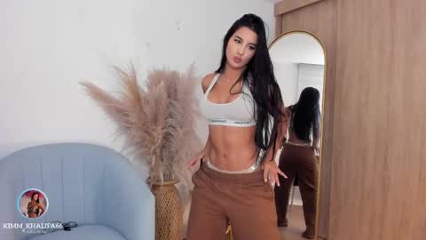 Kim  online show from October 8, 2025, 11:35 pm