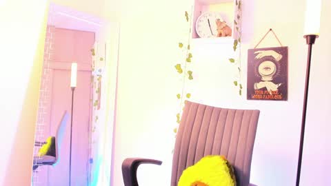 Kimm online show from December 8, 2024, 6:39 pm