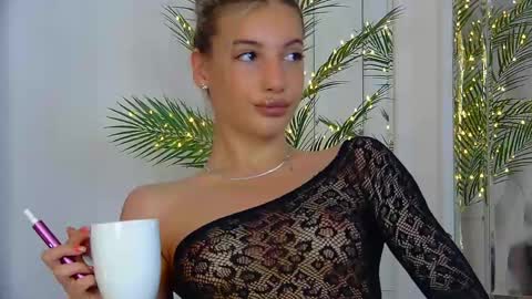 kimmdaviss online show from May 31, 2026, 12:45 pm