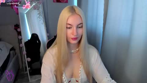 Snapshot of kimmy1_powell chatting on June 16, 2026, 3:42 am kimmy1_powell online show from June 16, 2026, 3:42 am