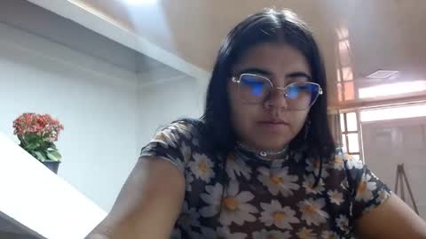 Snapshot of kimmy_kimmy_ chatting on December 3, 2024, 7:44 pm Kimmy online show from December 3, 2024, 7:44 pm