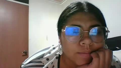 Snapshot of kimmy_kimmy_ chatting on January 14, 2025, 4:15 am Kimmy online show from January 14, 2025, 4:15 am
