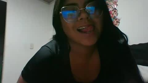 Snapshot of kimmy_kimmy_ chatting on February 16, 2025, 12:19 am Kimmy online show from February 16, 2025, 12:19 am