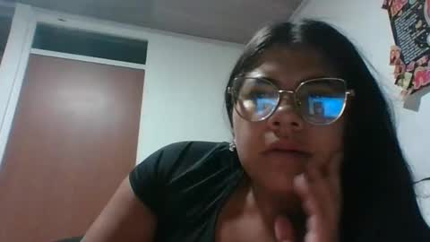 Snapshot of kimmy_kimmy_ chatting on February 24, 2025, 12:20 am Kimmy online show from February 24, 2025, 12:20 am