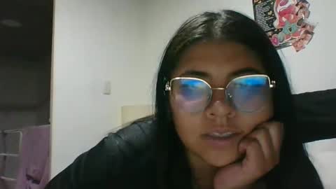 Snapshot of kimmy_kimmy_ chatting on February 25, 2025, 10:39 pm Kimmy online show from February 25, 2025, 10:39 pm