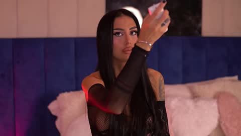 Kim online show from October 12, 2025, 2:49 pm