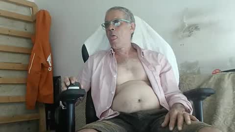 kimo372 online show from November 12, 2025, 1:33 pm