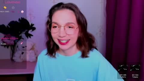 Snapshot of kindhazelhere_ chatting on June 7, 2026, 1:32 am Hazel online show from June 7, 2026, 1:32 am