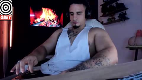 King Bear online show from October 2, 2025, 12:17 am