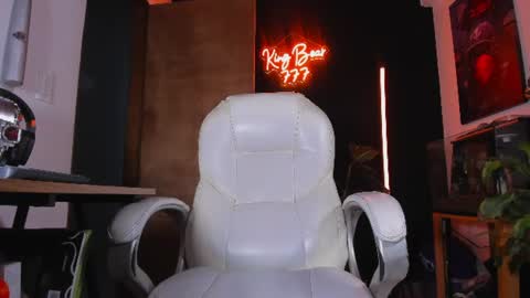 Snapshot of kingbear777 chatting on June 28, 2026, 4:40 am King Bear online show from June 28, 2026, 4:40 am