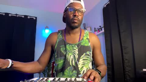 Snapshot of kingcorbra chatting on March 2, 2025, 4:39 am KC online show from March 2, 2025, 4:39 am