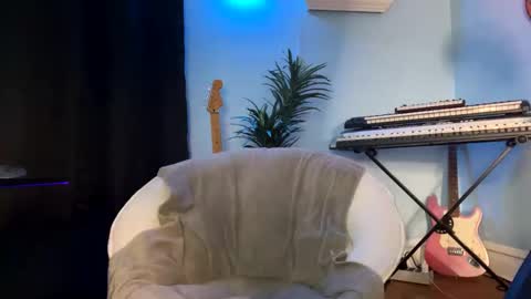 Snapshot of kingcorbra chatting on March 4, 2025, 6:58 am KC online show from March 4, 2025, 6:58 am