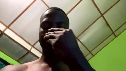 Snapshot of kingdavidmaster chatting on January 1, 2025, 12:00 am King online show from January 1, 2025, 12:00 am