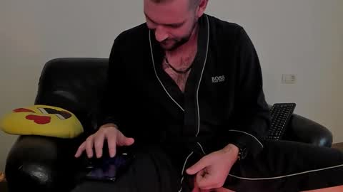 Snapshot of kingmallcom chatting on October 20, 2025, 4:29 pm The King online show from October 20, 2025, 4:29 pm