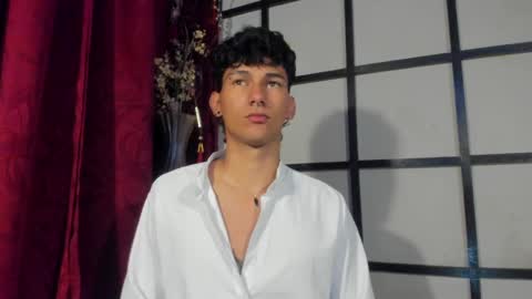 Snapshot of kingparker1 chatting on December 4, 2024, 4:32 am A L E X online show from December 4, 2024, 4:32 am
