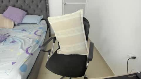 DOMINANT ALPHA KINGS online show from October 8, 2025, 11:24 pm