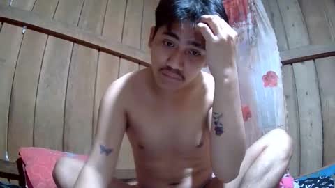 Snapshot of kingsucker2069 chatting on January 6, 2026, 1:37 pm Ruru online show from January 6, 2026, 1:37 pm