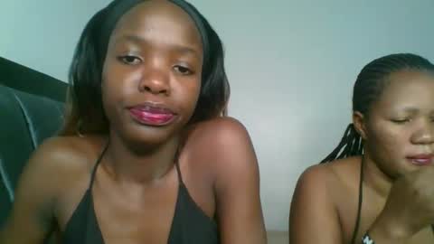 kinky_aria online show from October 9, 2025, 5:44 pm