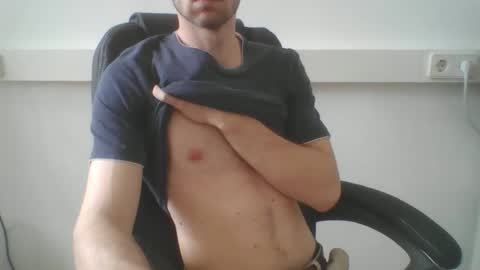 Snapshot of kinky_fuckboymax chatting on April 14, 2026, 10:32 am Max online show from April 14, 2026, 10:32 am