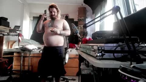Snapshot of kinkybiguy14 chatting on September 17, 2025, 1:02 pm Kinky Cassie online show from September 17, 2025, 1:02 pm