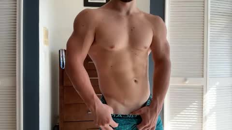 Snapshot of kinkybuffboy chatting on December 24, 2024, 4:40 pm kinkybuffboy online show from December 24, 2024, 4:40 pm