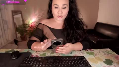 Snapshot of kinkyelise chatting on September 13, 2025, 4:56 am Jenny online show from September 13, 2025, 4:56 am