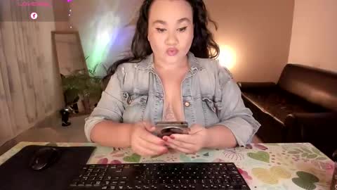 Snapshot of kinkyelise chatting on October 7, 2025, 7:05 am Jenny online show from October 7, 2025, 7:05 am