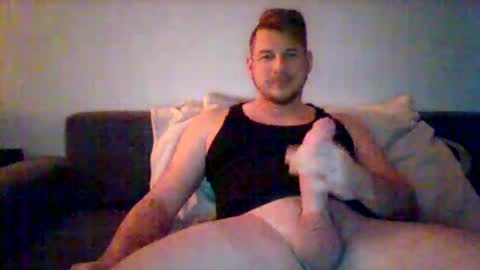 Snapshot of kinkylionboy chatting on December 4, 2024, 3:21 pm kinkylionboy online show from December 4, 2024, 3:21 pm