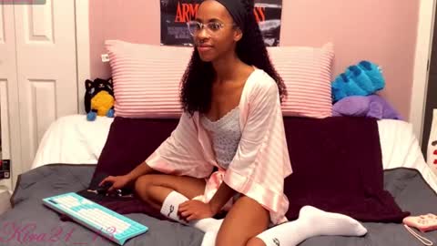 Kira21 13 online show from October 27, 2025, 12:58 am