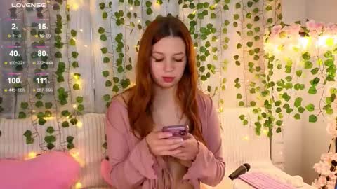 Kira Briis online show from November 26, 2025, 10:49 am