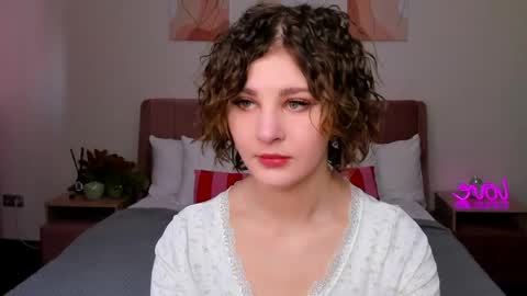 Kira online show from May 25, 2026, 12:16 am