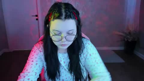 kira online show from April 6, 2026, 1:03 am